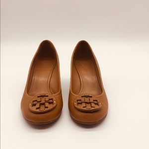 Tory Burch Sally Tan Tumbled Leather Wedge Pumps